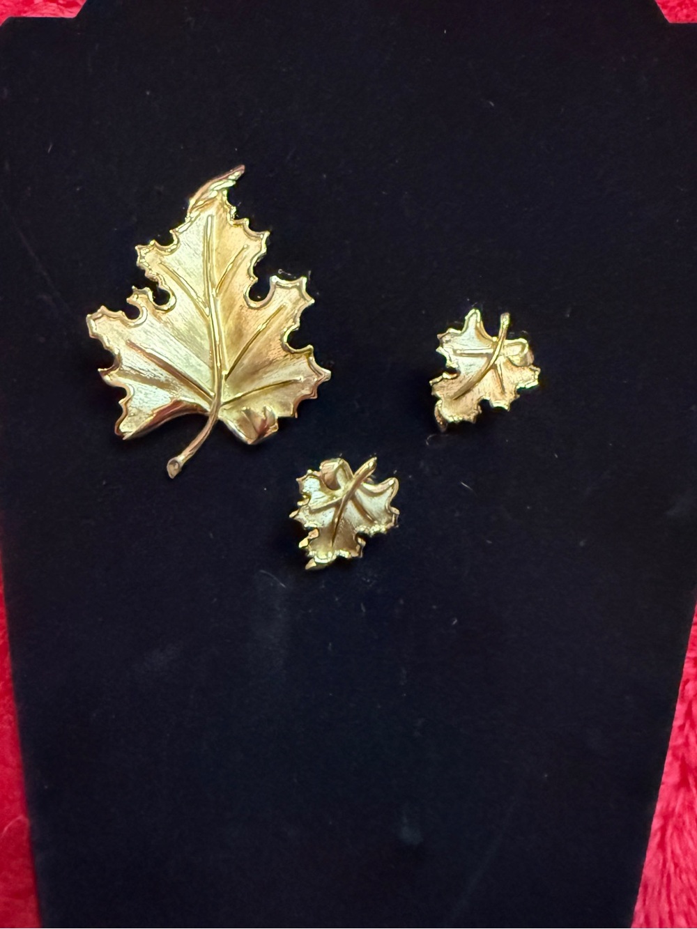 Vintage Trifari Gold Maple Leaf Brooch Pin & Clip On Earrings Set Whimsigoth